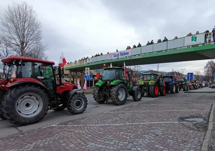 Strajk Rolników w Bielsku-Białej – co o tym myślą mieszkańcy? Sonda uliczna