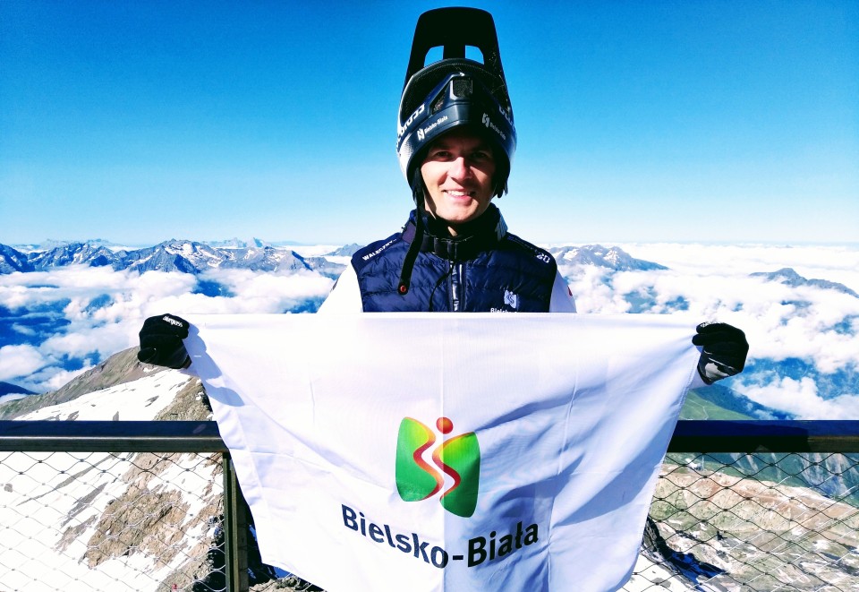 Z bielskiego osiedla na alpejskie trasy (zdjęcia)