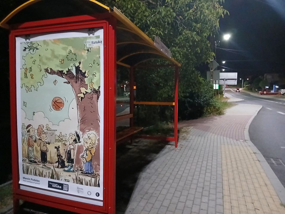 Przystanki zamieniły się w galerie pod gołym niebem