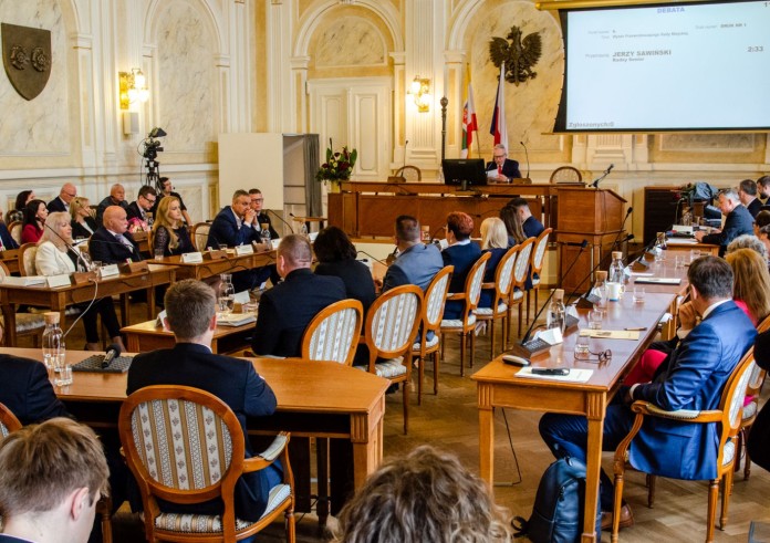 Prezydent zaprzysiężony, władze Rady Miejskiej wybrane. Zmian mniej niż mało