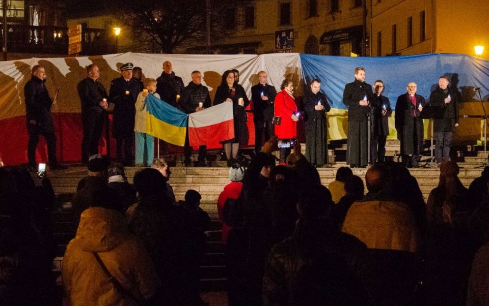 O pokój w Ukrainie. Uczcili rocznicę wybuchu wojny  [zdjęcia]