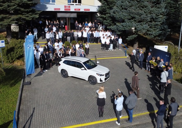 Nowiutkie BMW dla szkoły
