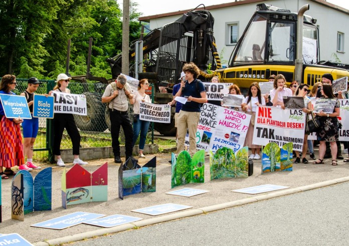 Debata o lasach w cieniu dwóch manifestacji [zdjęcia]