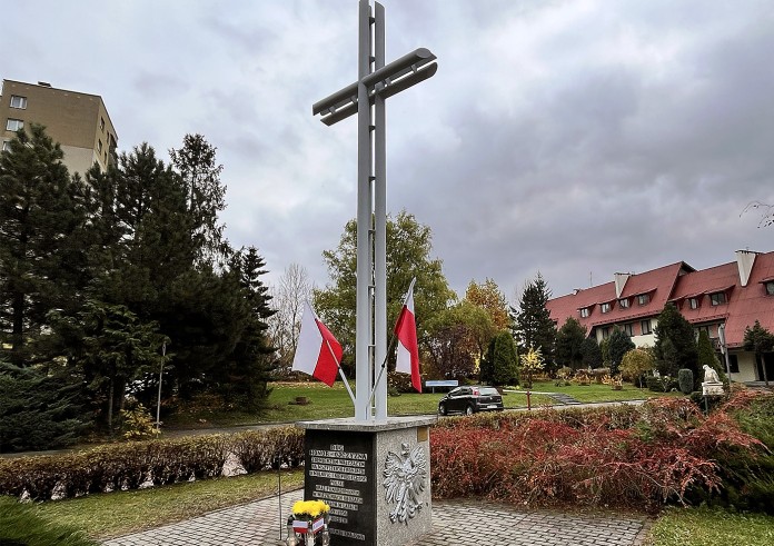 Krzyż AK jak nowy