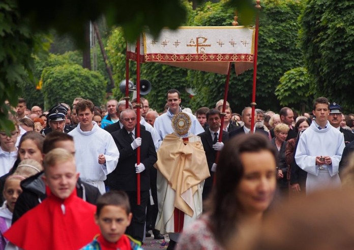 Procesja Bożego Ciała. Na tych ulicach możliwe są utrudnienia w ruchu