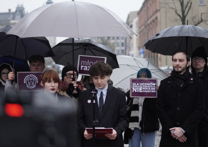 MŁODZI RAZEM WYSTAWIAJĄ RACHUNEK PREZYDENTOWI: KONIEC Z PUSTYMI OBIETNICAMI I DROŻYZNĄ W MZK!