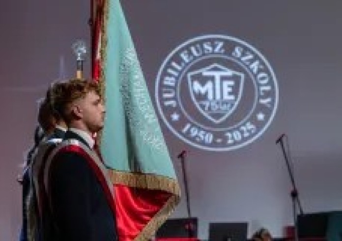 Toniesz uczniu w bagnie niewiedzy, a Pan Ci nie pomoże