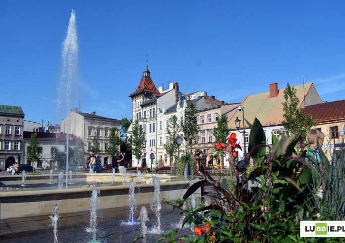 Rynek w Białej po remoncie