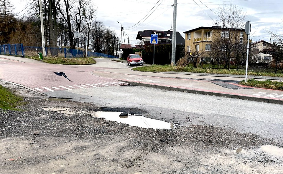 Miasto ignoruje sygnały bielszczan? Mieszkaniec narzeka na system zgloszeniabb.pl