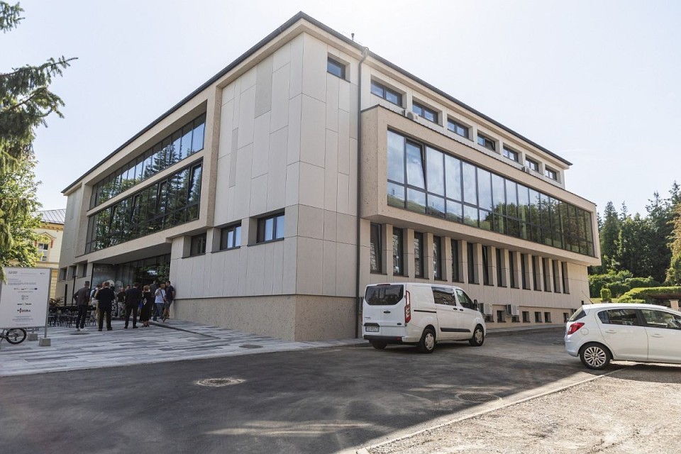 Książnica Beskidzka zamknięta