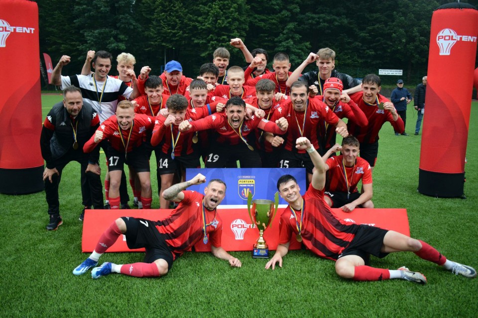 Zajac zatrzymał Piszczka. Podbeskidzie II z trofeum [zdjęcia]