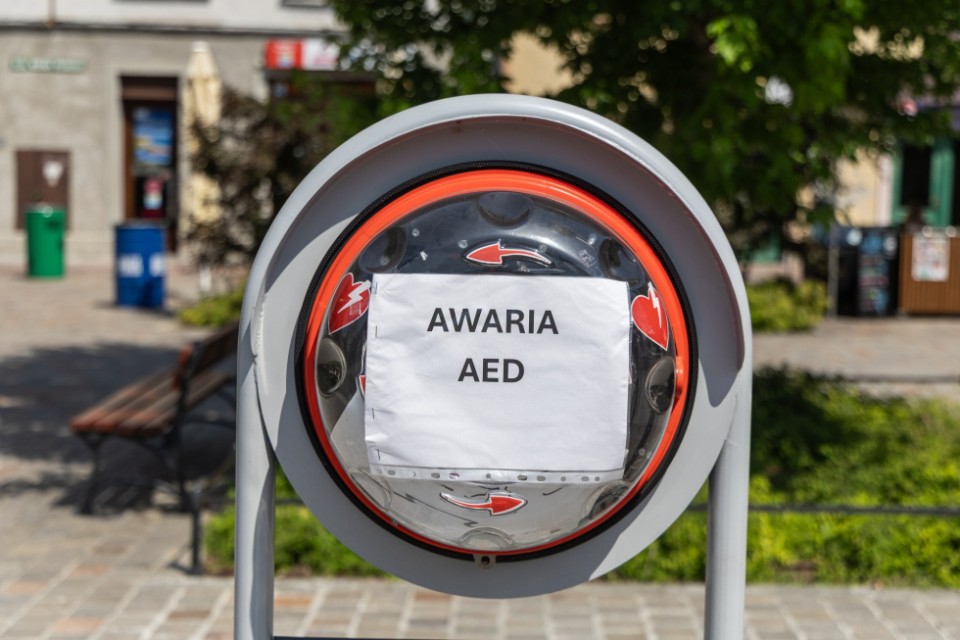 Defibrylator to nie zabawka, może uratować życie