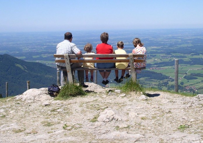 Długi weekend – drogi weekend. Sprawdziliśmy ile trzeba wydać na rodzinną zabawę!