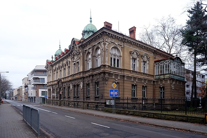 Remonty w bibliotece i na Zamku: „marszałkowskie” inwestycje w bielskich instytucjach kultury