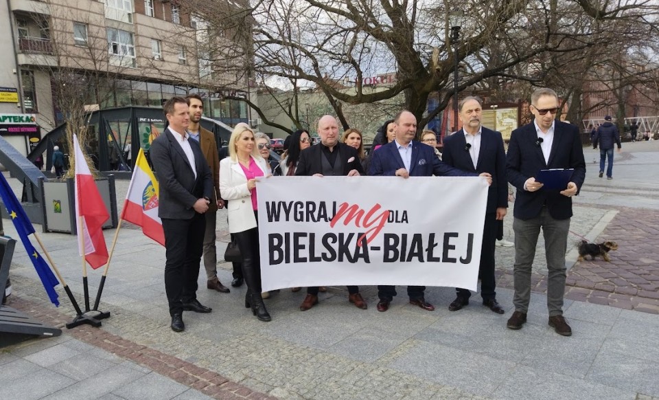 Co się odwlecze, to nie uciecze… Koalicja Października przedstawiła swoje „jedynki”