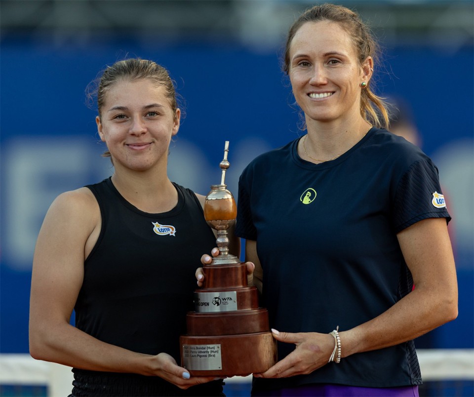 Dobry weekend sportowców. Tenisistki z trofeum w Buenos Aires.