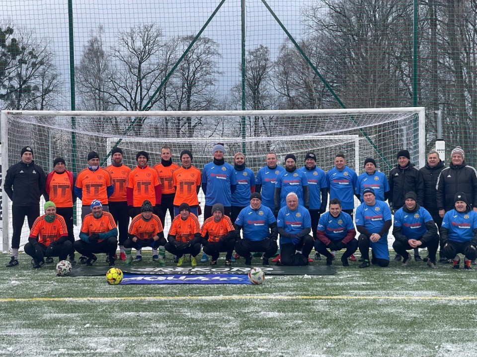 Piłkarze Bielskich Orłów Nowy Rok celebrowali na boisku w Wapienicy