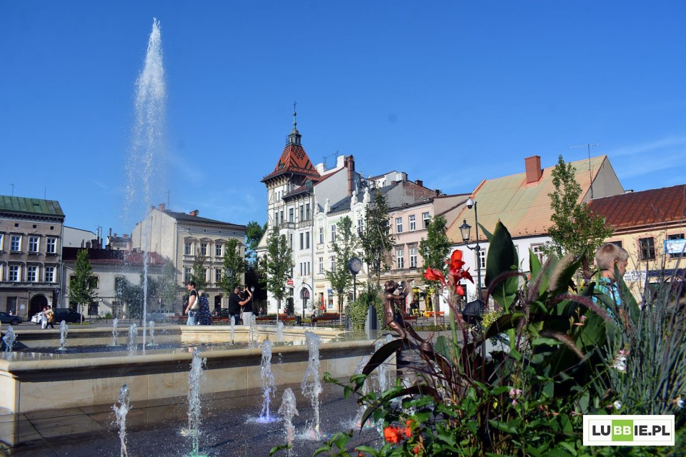 Rynek w Białej po remoncie