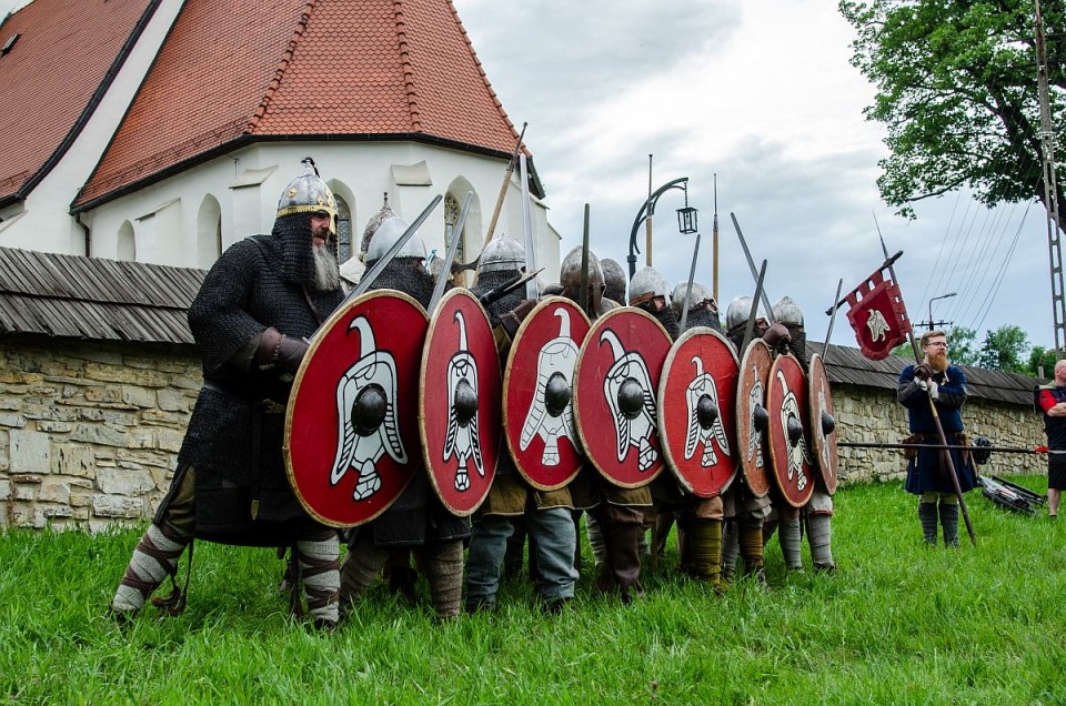 W Starym Bielsku historycznie, w Hałcnowie w ogrodach