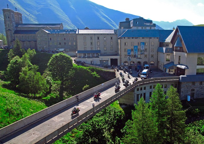 "Boże iskra", czyli dokument o motocyklowej pielgrzymce