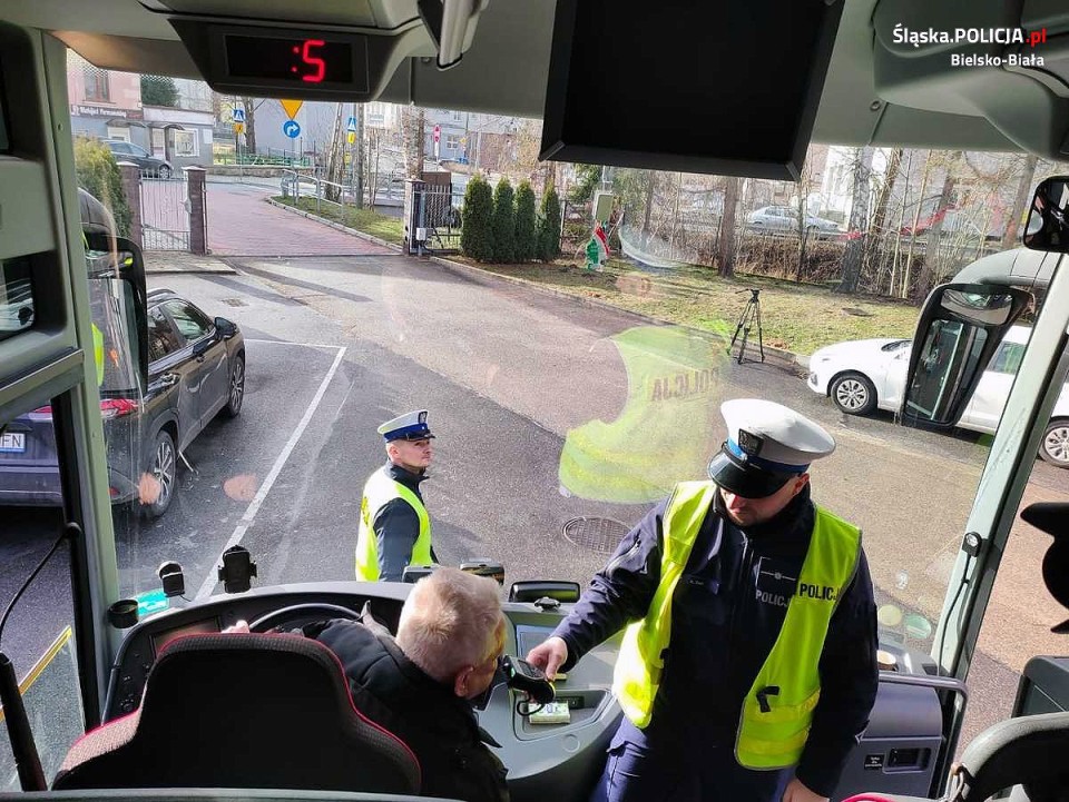 Na ferie autobusem? Tylko bezpiecznym!