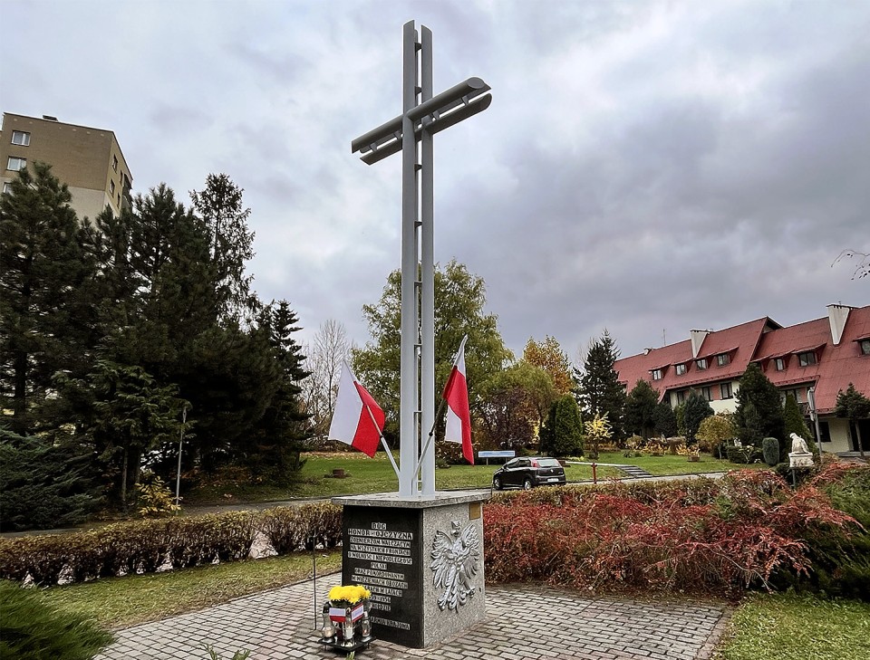 Krzyż AK jak nowy