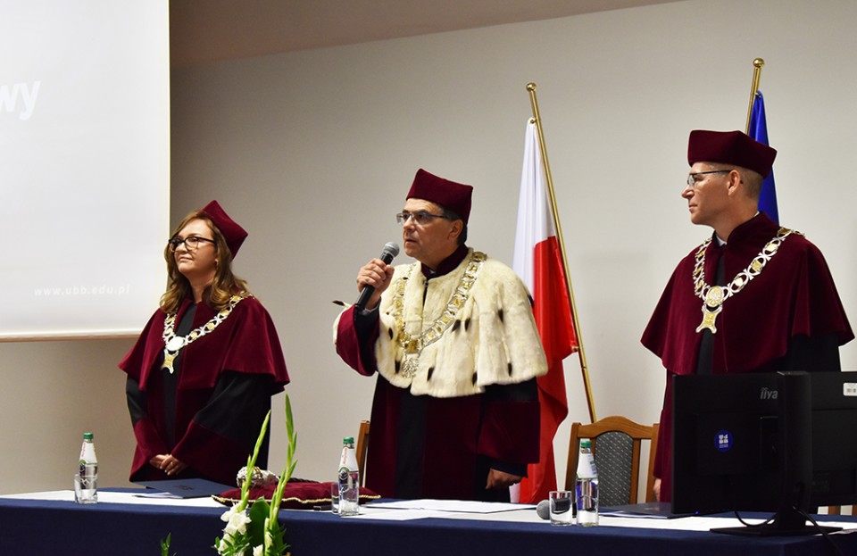 Studenci UBB oficjalnie rozpoczęli rok akademicki [zdjęcia]