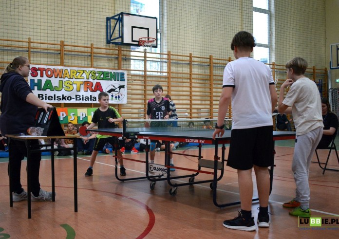 Ferie na sportowo: dzieci grały w ping-ponga [zdjęcia]