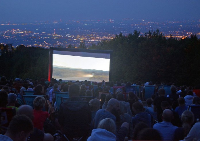 Tłumy na filmowym pokazie na Szyndzielni [zdjęcia]