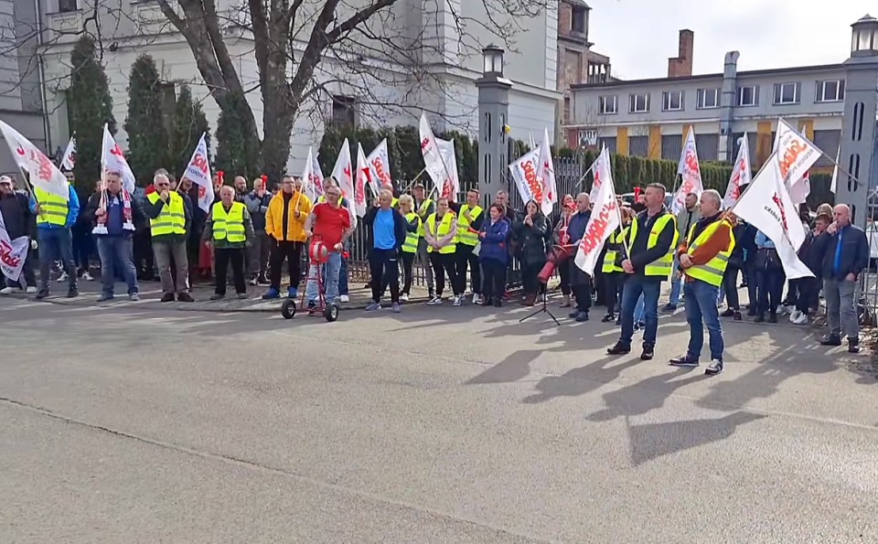 Pikieta w piątek, pikieta w poniedziałek